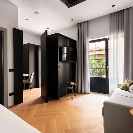 At Forty-one 01 Apartment Rome
